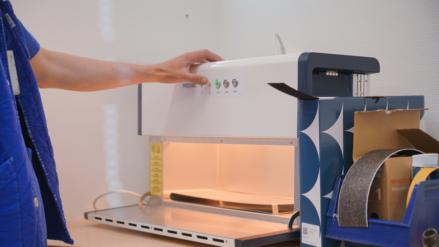 Ugnen som ska mjuka upp ortosmaterialet.